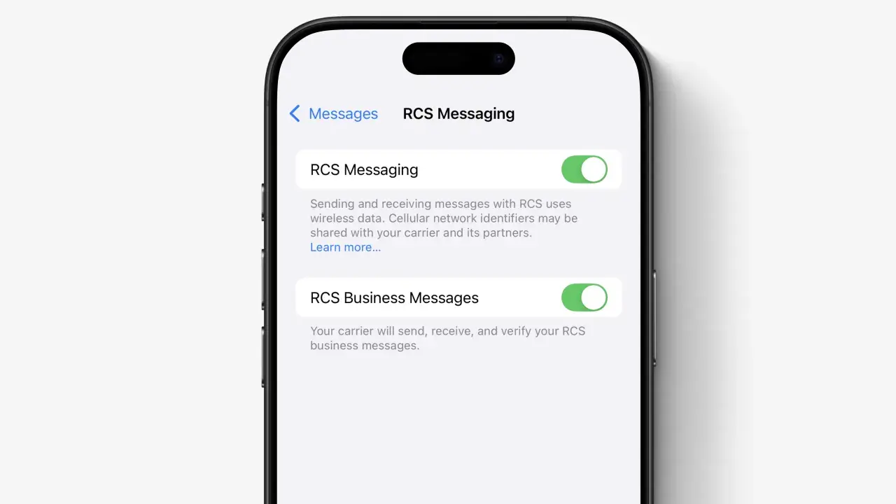 Inställningar för RCS Messaging på en telefon. Aktivera RCS chat för förbättrad meddelandeupplevelse.