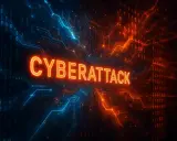 Glödande text "CYBERATTACK" mot en bakgrund av binär kod och kretskort. Detta illustrerar vad som kan hända vid en cyberattack.