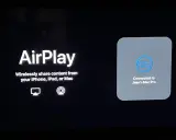 AirPlay-ikonen visas, men det verkar som att airplay funkar inte. Enheten är ansluten till Jake's Mac Pro.
