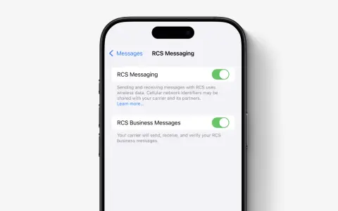 Inställningar för RCS Messaging på en telefon. Aktivera RCS chat för förbättrad meddelandeupplevelse.