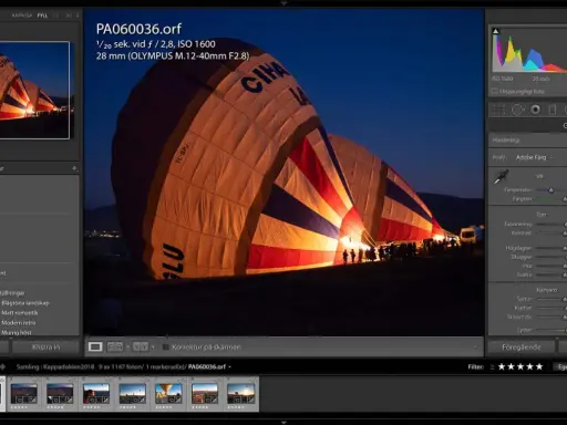 Två luftballonger ligger på marken, upplysta inifrån. Bilden visar hur man kan redigera bilder i Lightroom.
