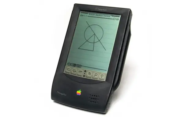 En Apple Newton MessagePad med en ritning på skärmen.