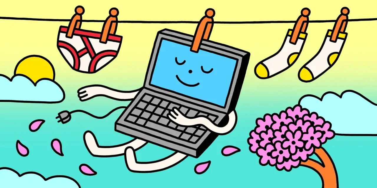 En glad laptop hänger på en tvättlina med strumpor och underkläder. Datorn verkar njuta av att rensa datorn helt.