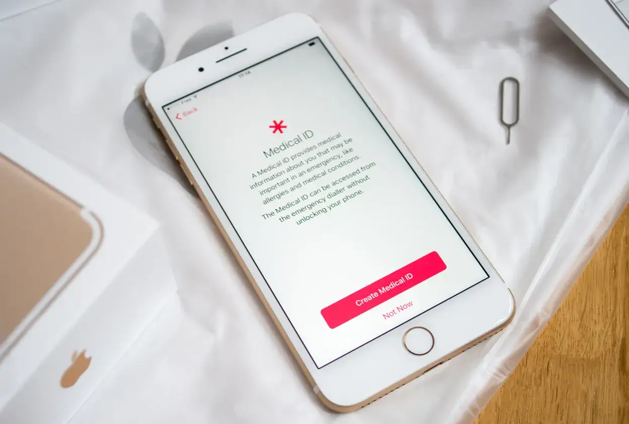 En iPhone visar sk&auml;rmen f&ouml;r att skapa ett medicinskt id, viktigt f&ouml;r n&ouml;dsituationer.